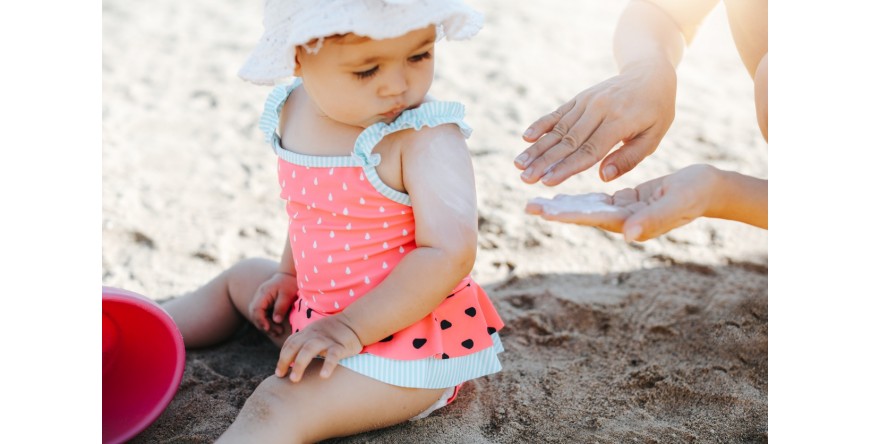Kapan Bayi Boleh Memakai Sunscreen?